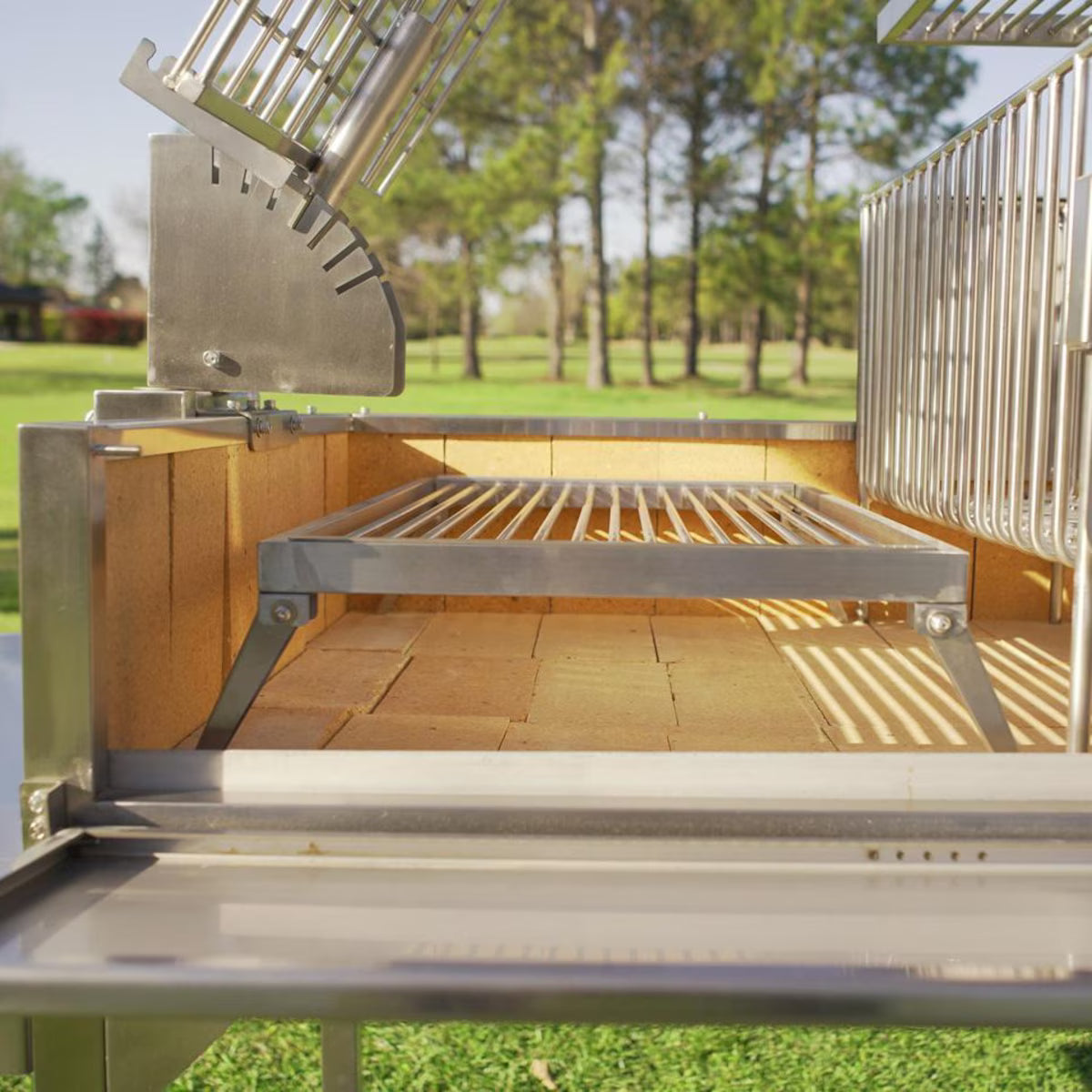 Tagwood BBQ26SS – Argentine Stainless Steel Santa Maria Grill