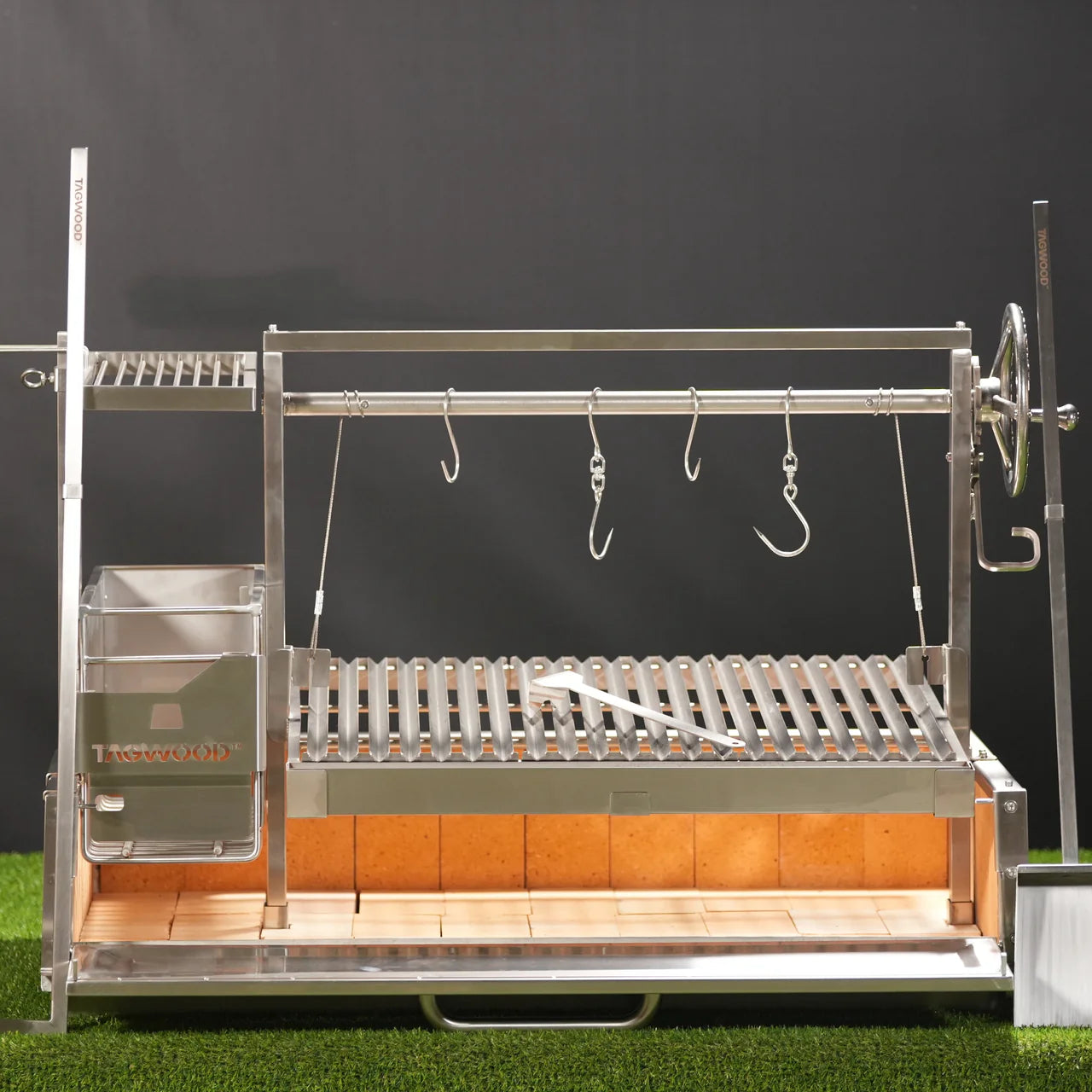 Tagwood BBQ25SS – XL Built‑In Argentine Stainless Steel Santa Maria Grill - Piratically Built