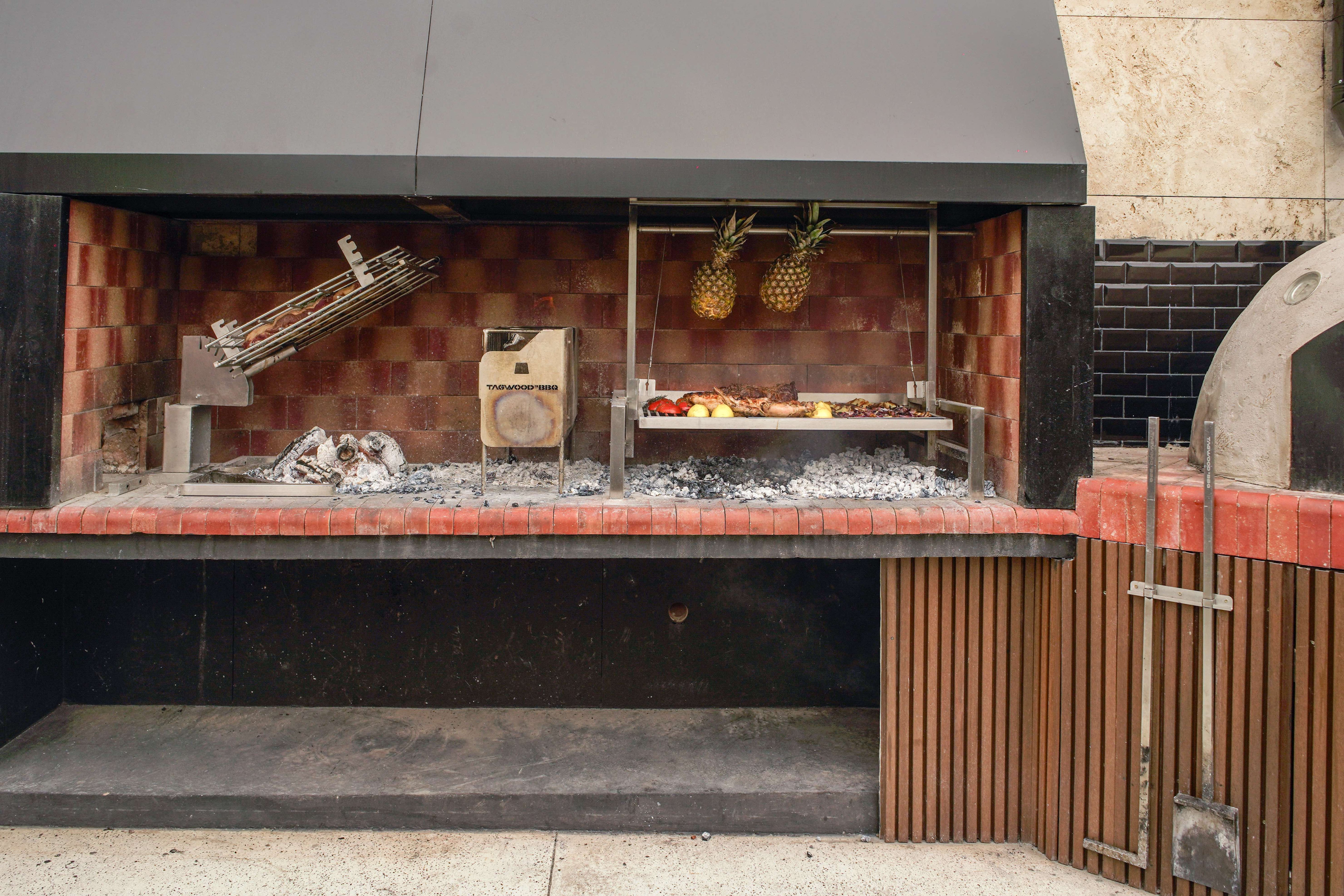 Tagwood BBQ09SS – Argentine Stainless Steel Santa Maria Grill