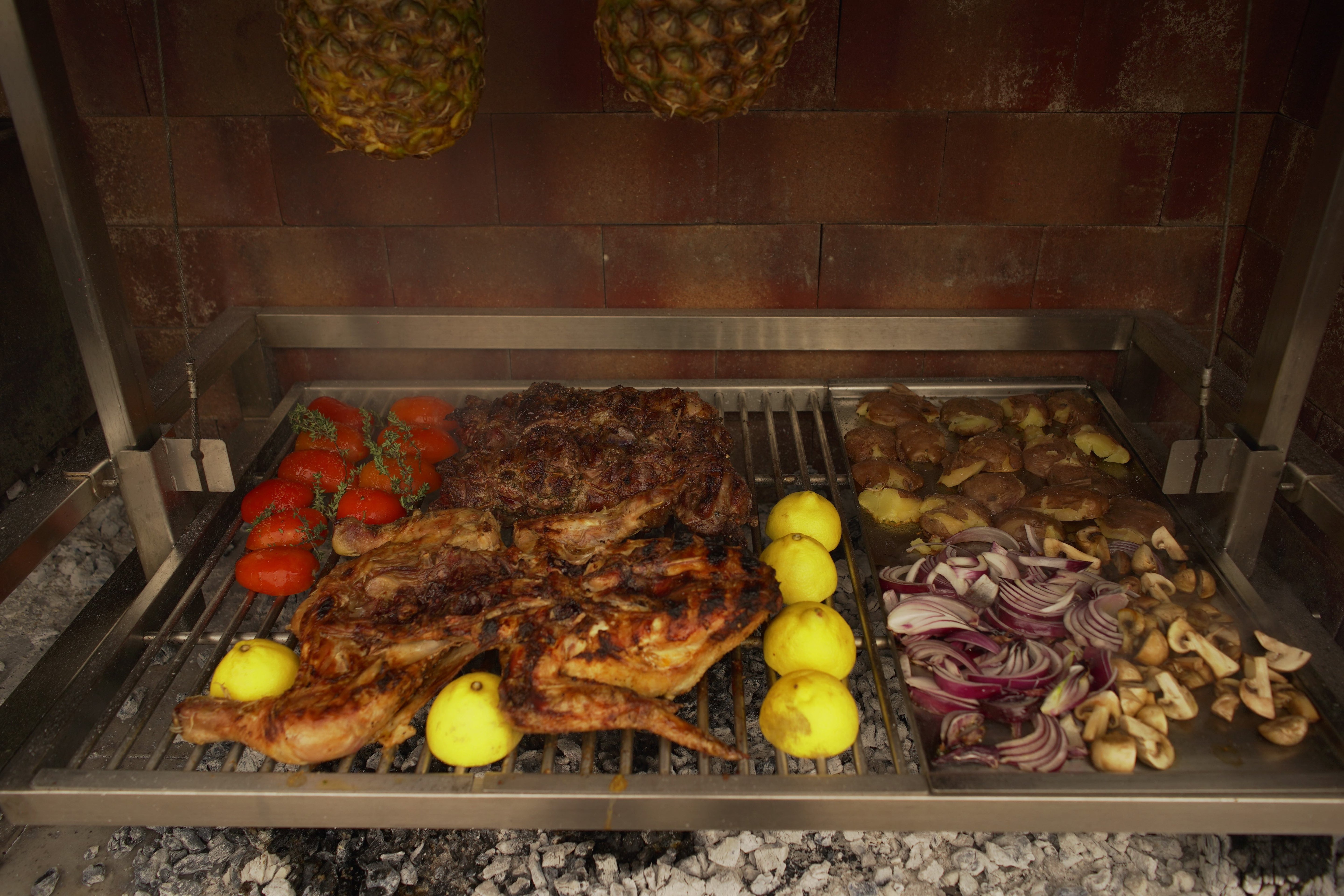 Tagwood BBQ09SS – Argentine Stainless Steel Santa Maria Grill