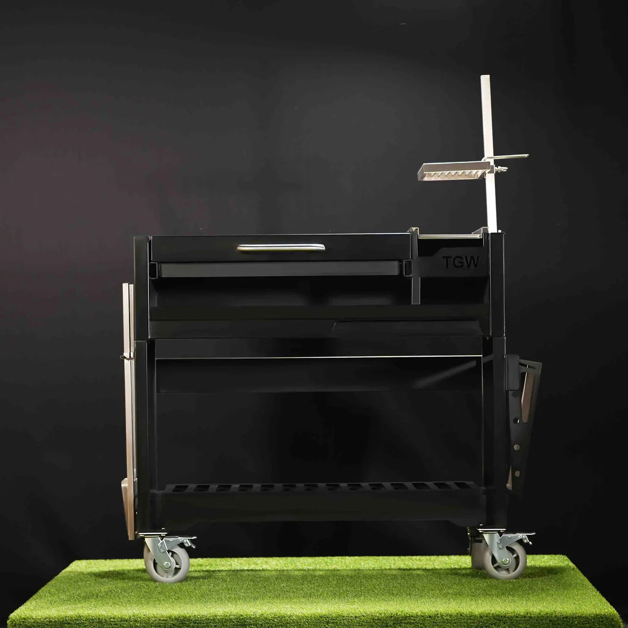 Tagwood BBQ18SI – Chief Series Argentine Grill (Black Finish)