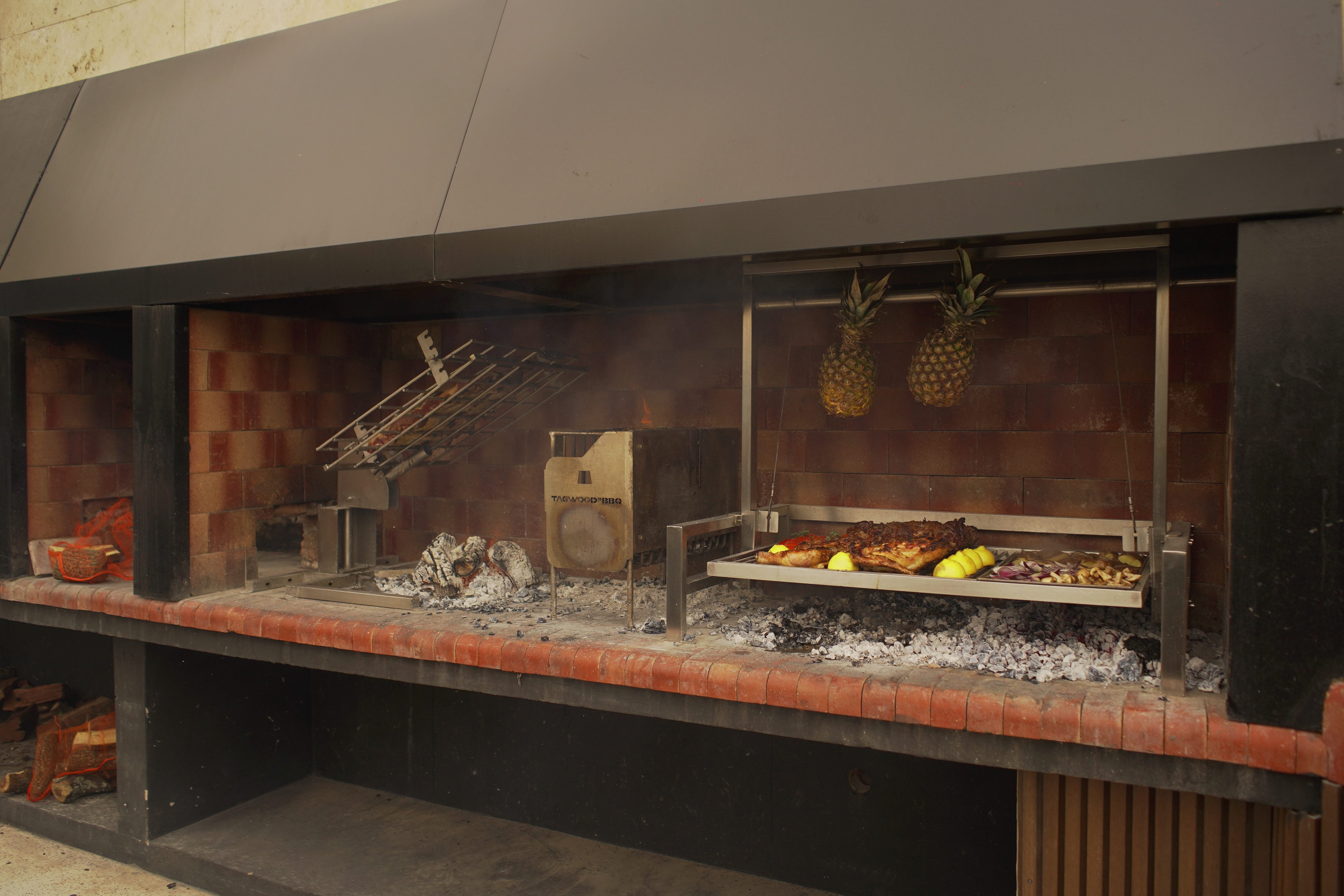 Tagwood BBQ09SS – Argentine Stainless Steel Santa Maria Grill