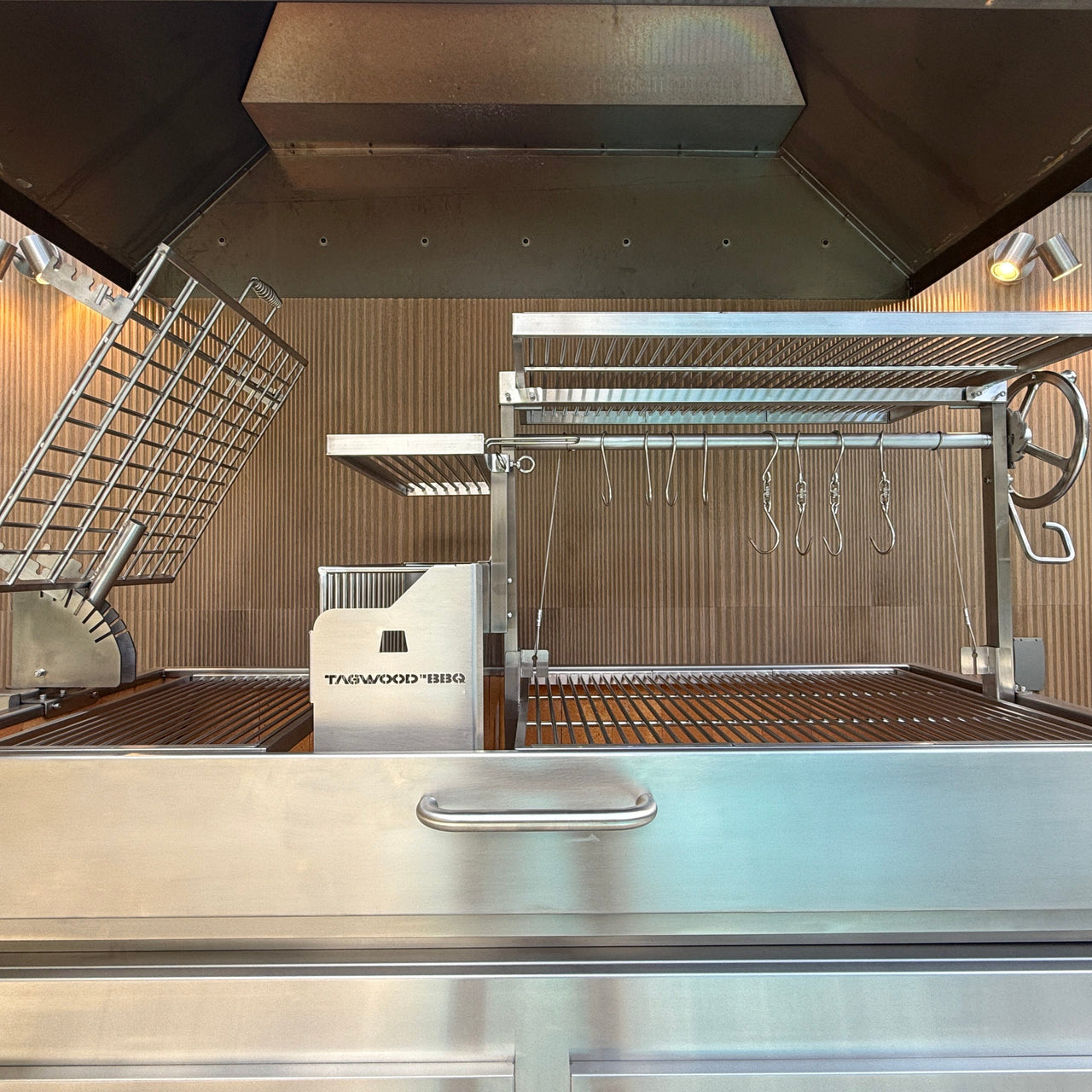 Tagwood BBQ28SS – XL Built‑In Argentine Santa Maria Grill -  Piratically Built
